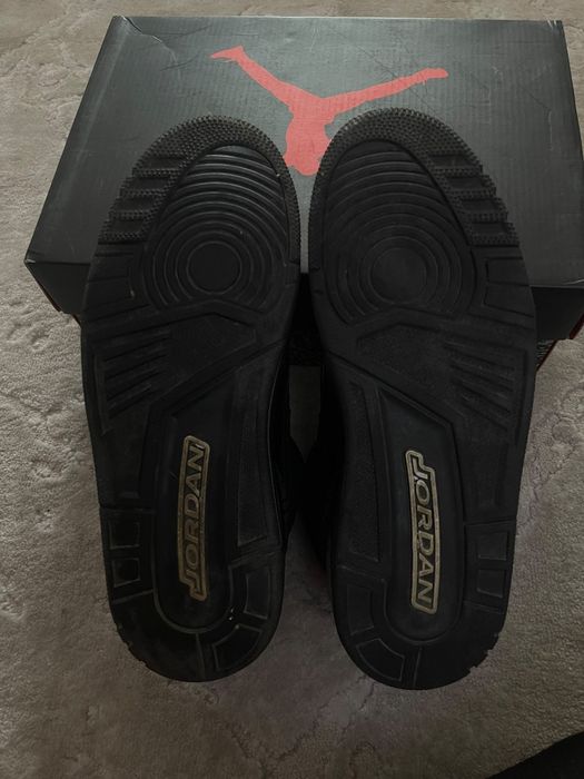 Jordan 3 BlackCat purtati