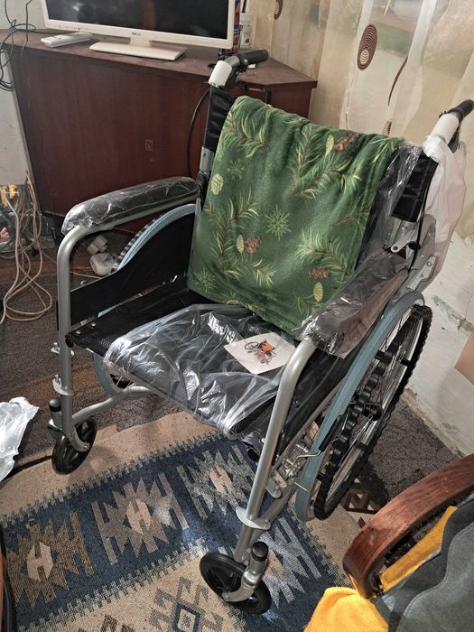 Scaun cu rotile pentru persoanelpersoanele cu dizabilitati