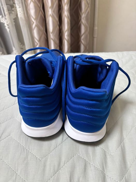 Баскетбольные кроссовки Adidas