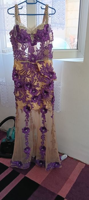 Vand rochie de seara
