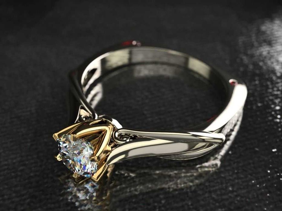 Златен пръстен с диамант и рубини