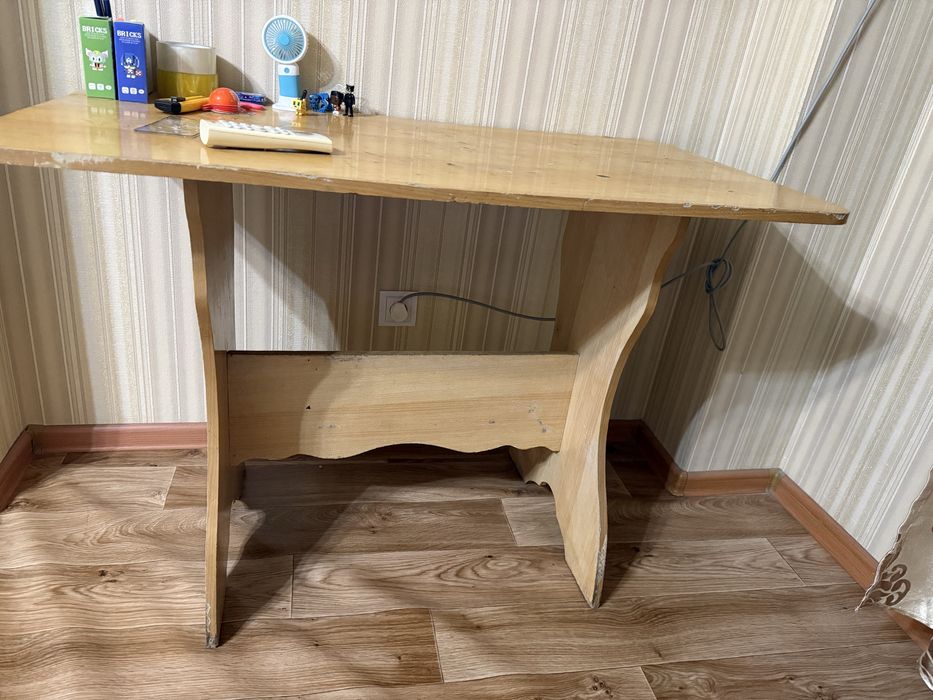 Диван черного цвета