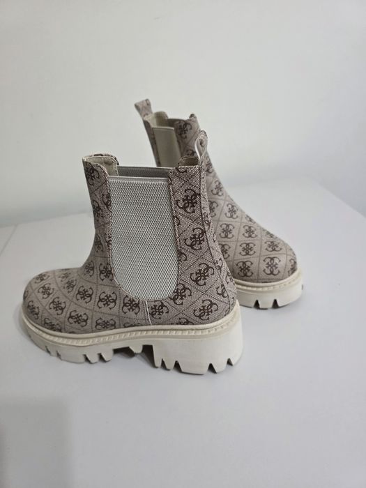 Guess ghete  mărimea 37