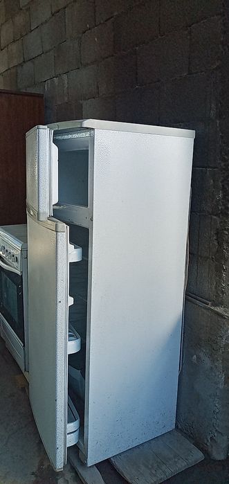 Холодильник Бирюса