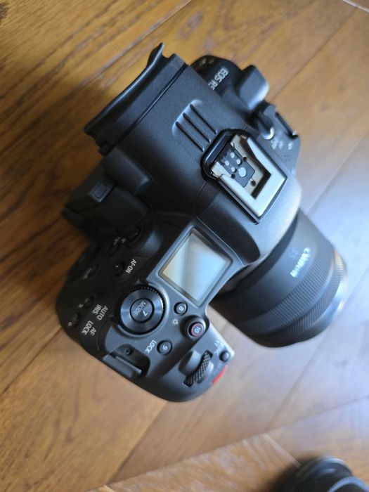 Canon r5c + cage, 2 carduri, 4 baterii