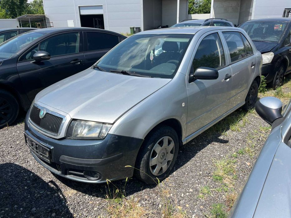 Dezmembrez Skoda Fabia 1 facelift gri argintiu 1,2 benzina 2006