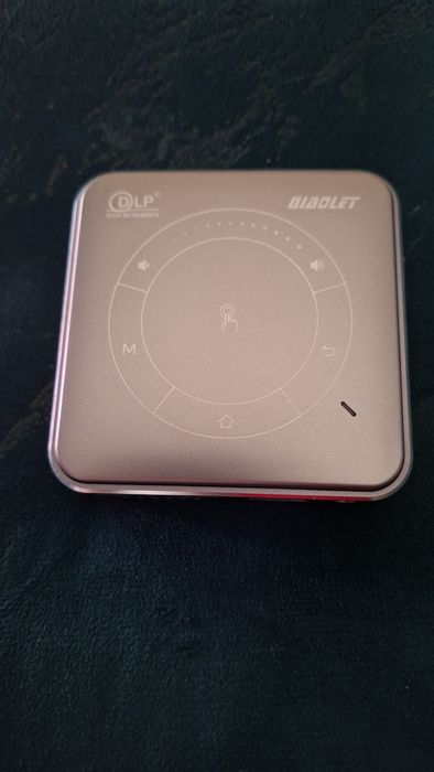 Mini video proiector Qiaolet Android 9.0