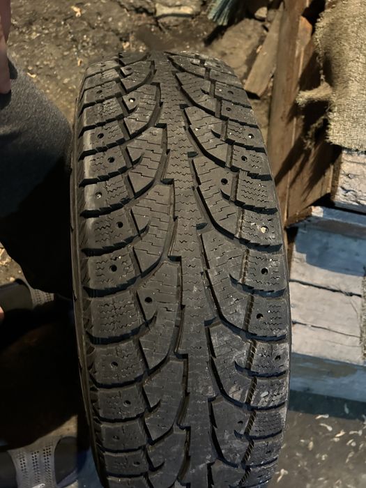 Hankook 215/70R16