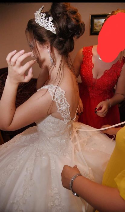 Vând rochie de mireasă stil prințesă