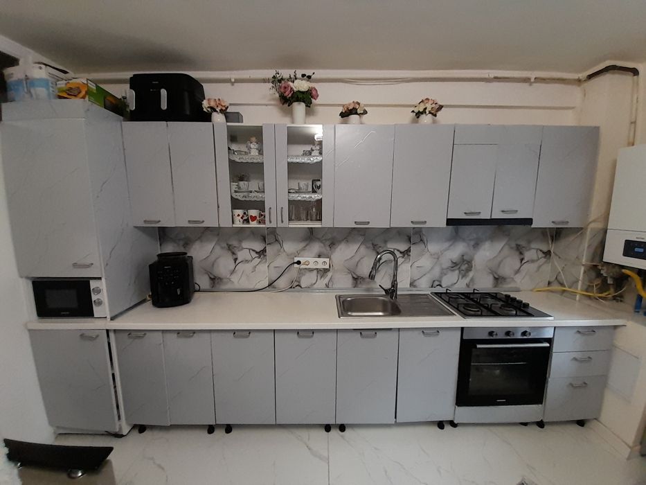 Vând mobila bucătărie