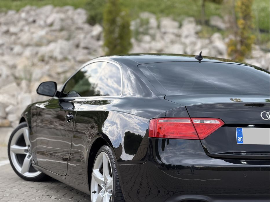 Audi / A5 Coupe 2.0 TDI