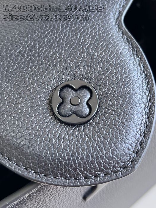 Geanta Louis Vuitton Capucines, tip Premium