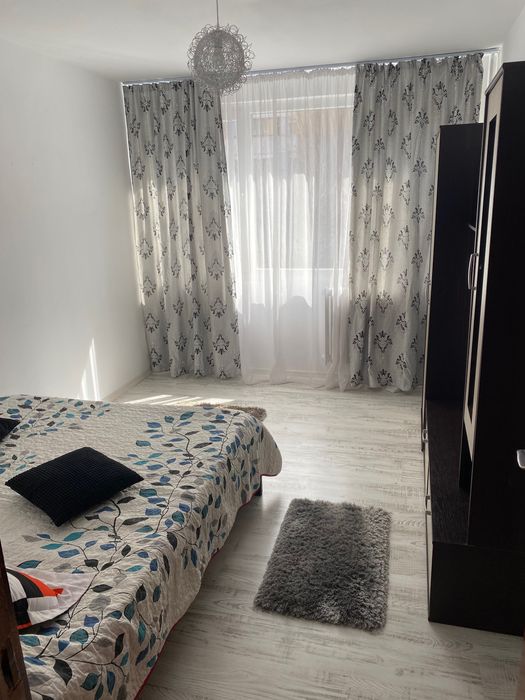 Închiriez apartament