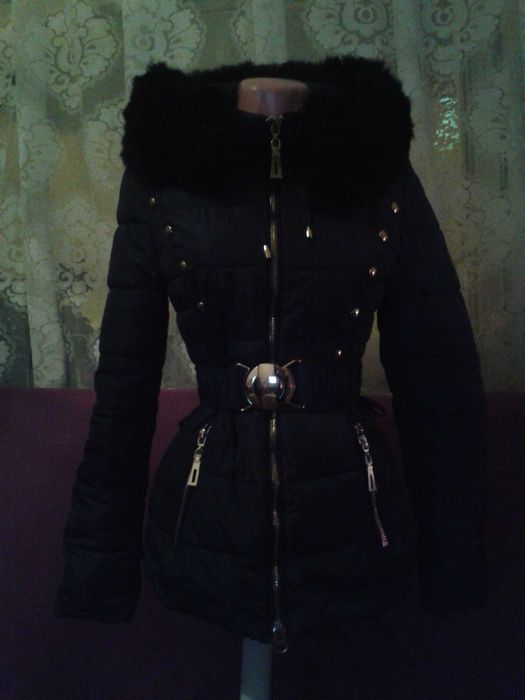 Geaca model Guess - absolut fabuloasa TRANSPORT GRATUIT