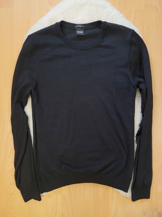 Pulover Vintage Hugo Boss 100% Lână Virgină - mărime S