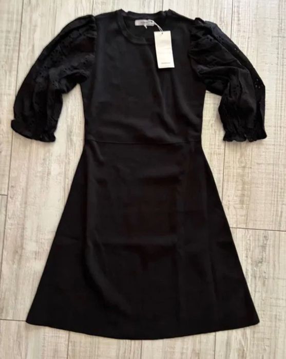 Стилна черна рокля