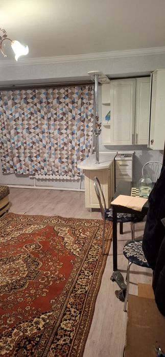 Сдам комнату в цокольном этаже