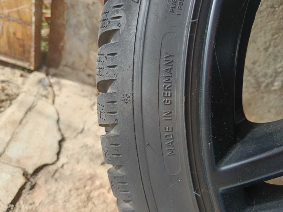 Зимни гуми 225/40/18