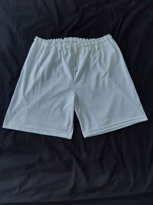 Pantaloni scurti  .
