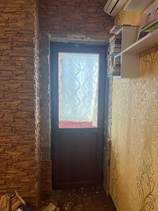 балконный дверь .