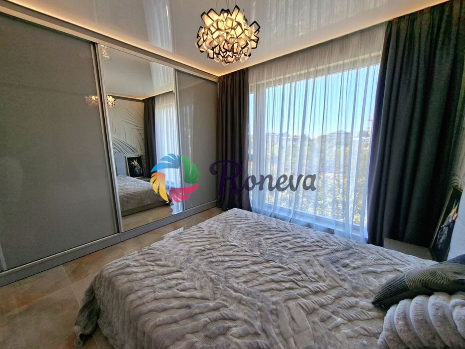 Продава се Двустаен апартамент в Варна, Бриз - 67 кв.м за 3157 €/кв.м - Снимка #9