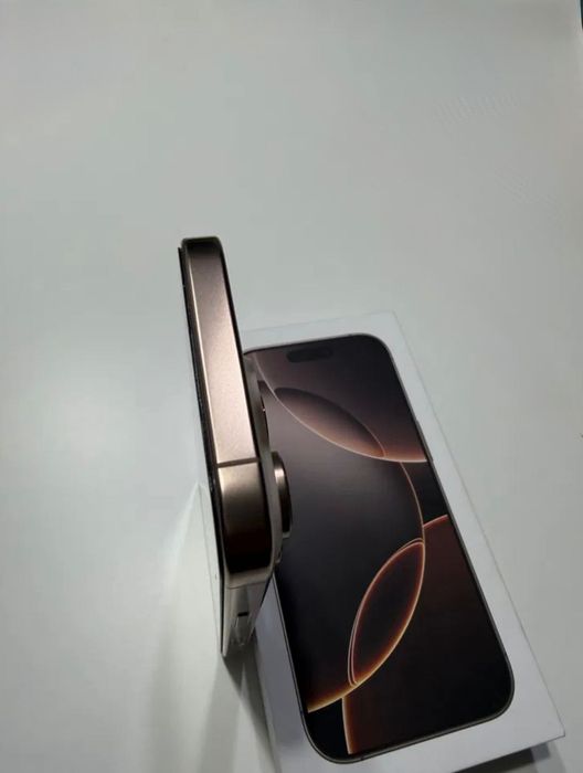 Iphone 16 pro 256 gb desert titanium ca nou