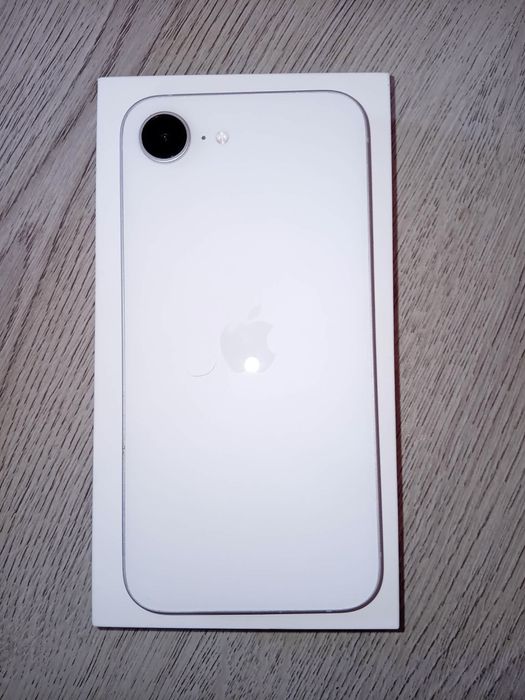 iPhone 16e 128GB - като нов,гаранция,пълен комплект(ВИЖТЕ ОПИСАНИЕТО!)