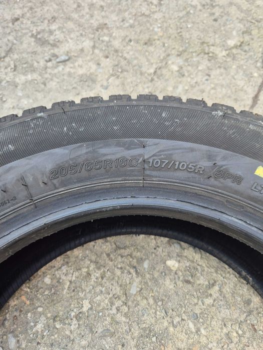 2 Anvelope M+S - 205/65/16C - LASSA - CA UNELE NOI - DOT 2024