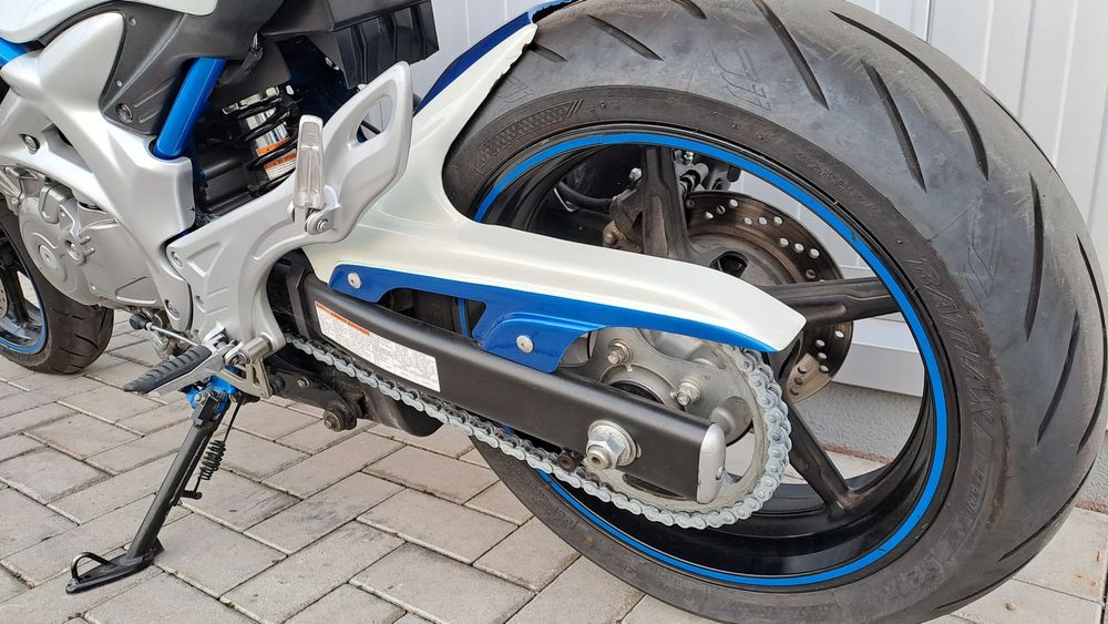 MotoFly Ploiești vinde Suzuki Gladius 2009