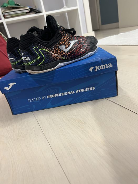 Футзальная обувь от Joma