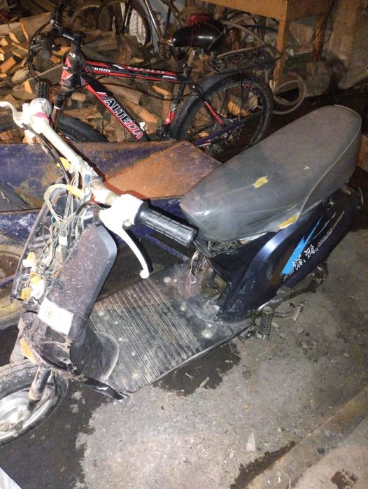 Продам скутер не на ходу