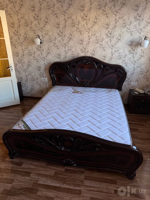 Продается двухспальная кровать "Роза" с матрасом