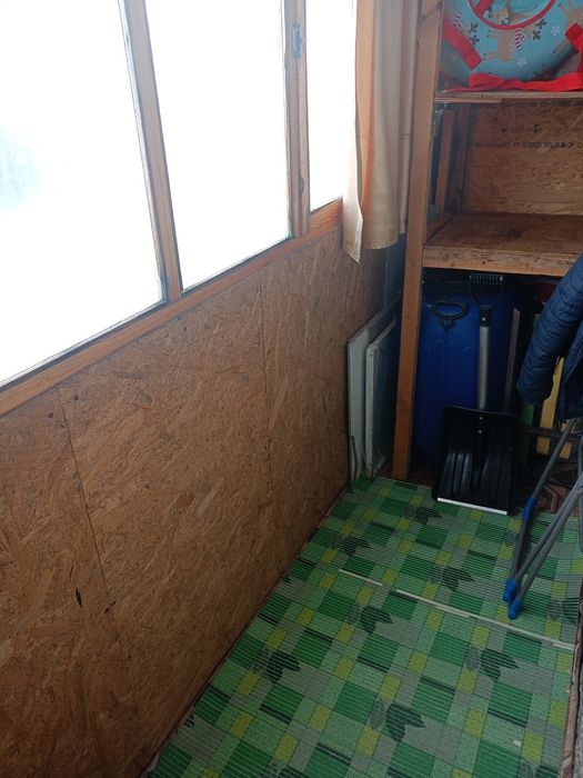 Үйде 2 бөлмелі үй сатылады.