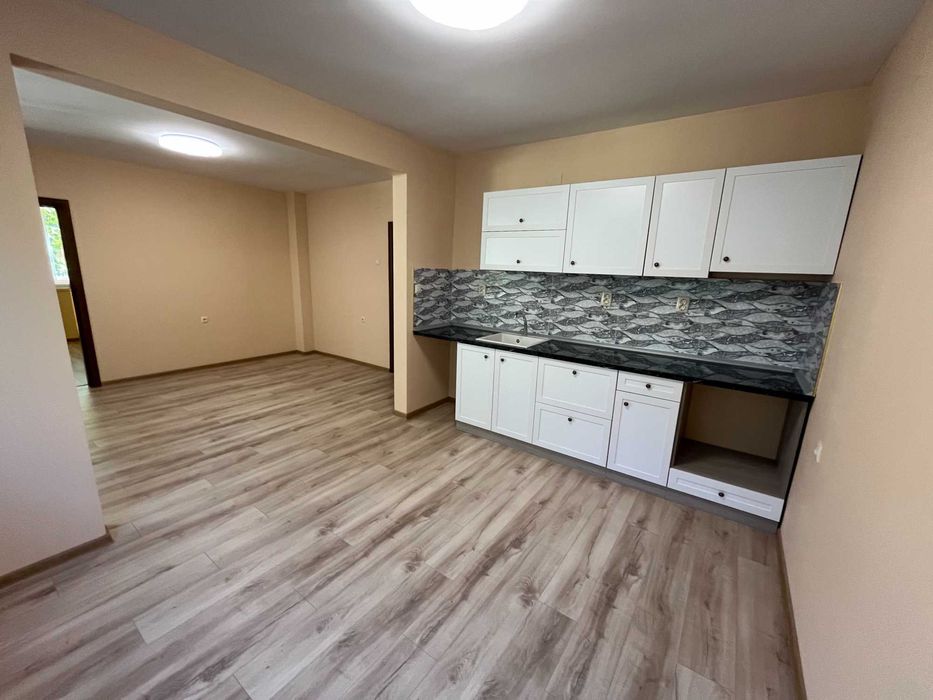 НОВА ЦЕНА!!! Продава се тристаен апартамент – център, гр. Казанлък