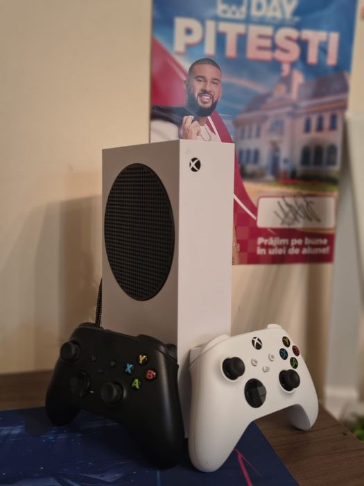 Xbox Series S 512GB + 2 controllere – stare impecabilă