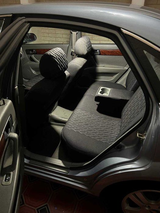 Lacetti delfin rang sotiladi