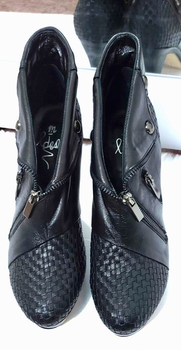 Ghete (botine) Medea din piele naturală moale, model deosebit