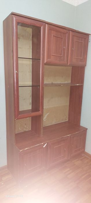 Продаёться шкаф книжный