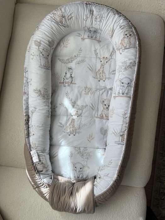 Двулицево бебешко гнездо