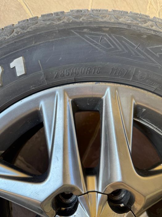 Диск с шинами R18