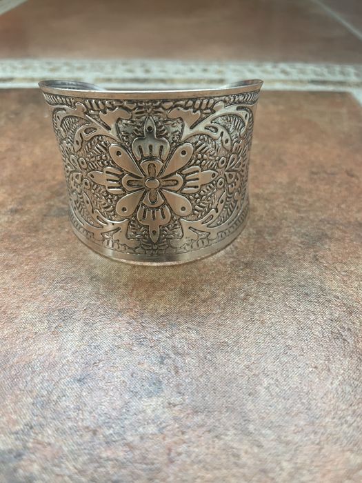 Гривна с извивка