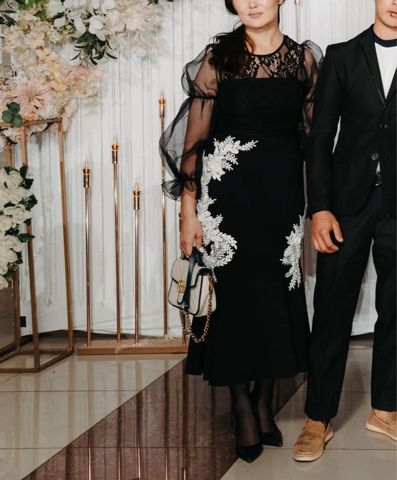 Платье продается вечерняя