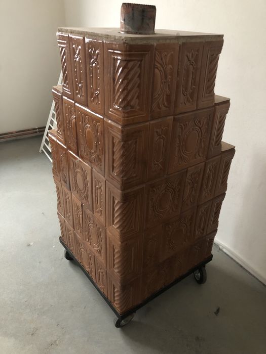 Soba, teracota mobila pe roti