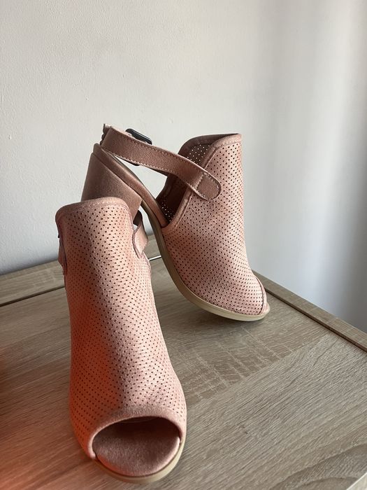 Дамски обувки нови/много запазени