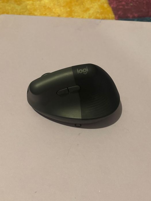 мишка Logitech LIFT черна / black mouse