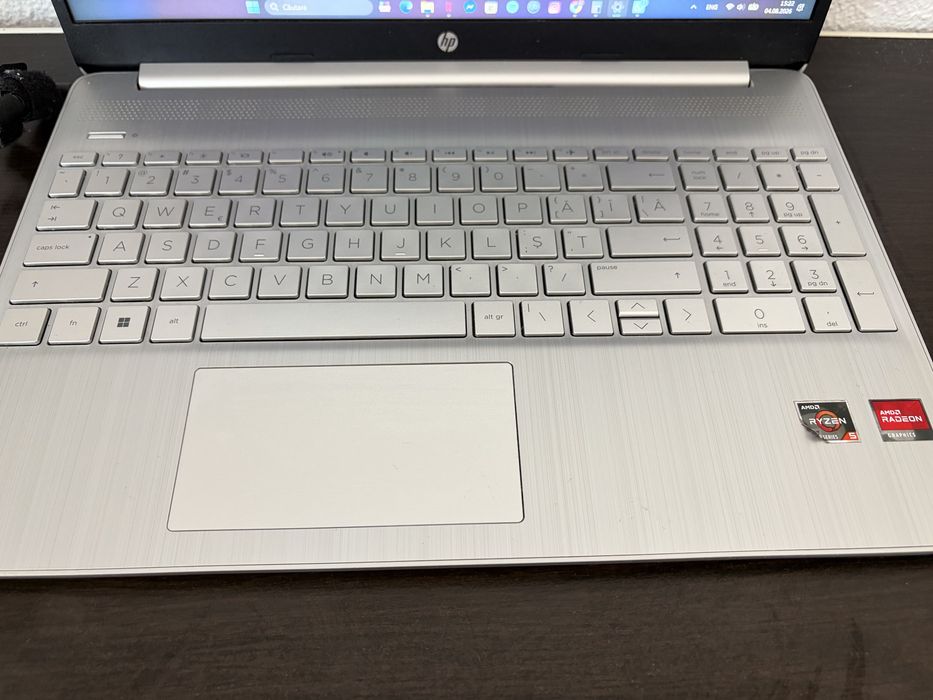 Laptop HP 15s - AMD Ryzen 5 5500U, 8GB RAM, SSD 512GB, Windows 11