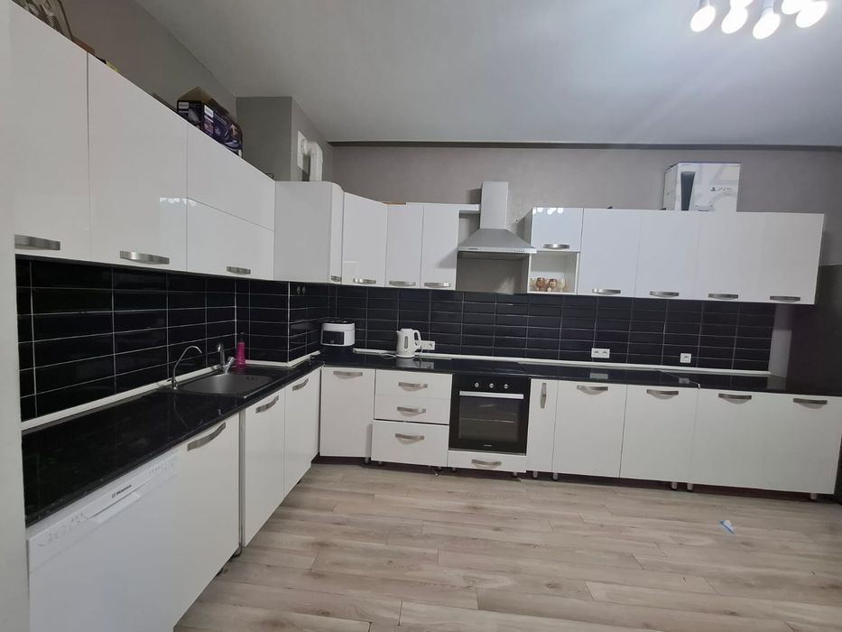 Кухонный гарнитур 6 метров б/у