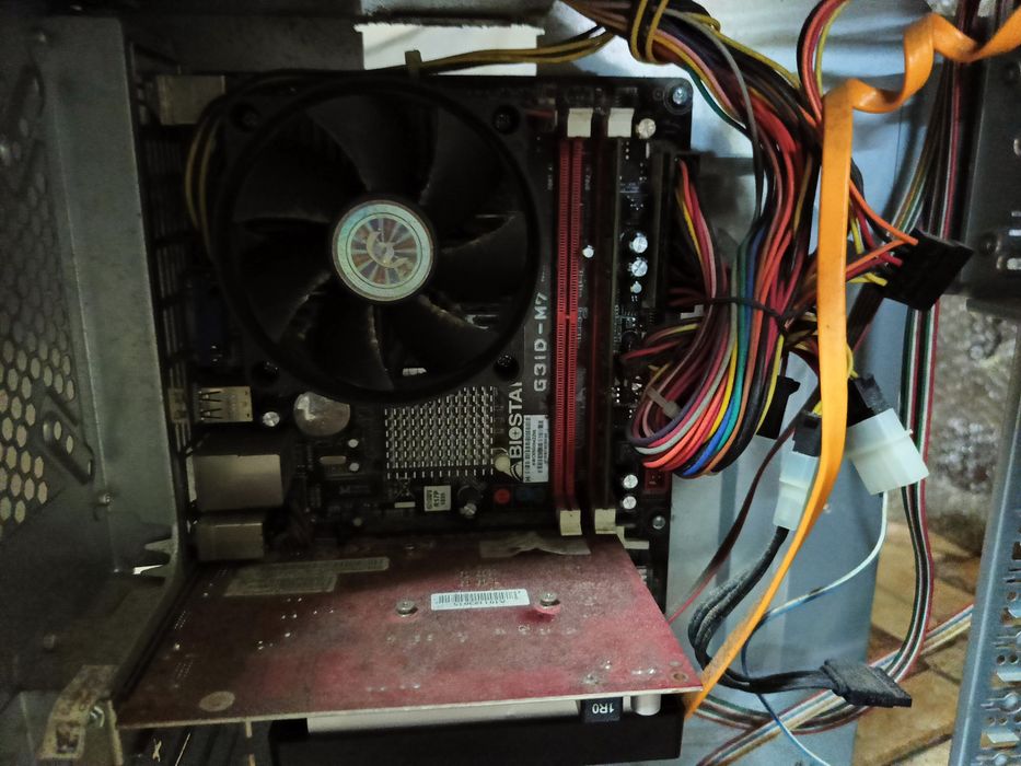 Продается компьютер в месте с монитором