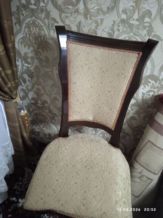 Stenka 3 metrlik stol va 10 ta stul