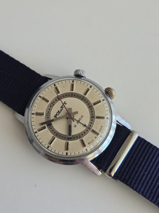 Ceas mecanic cu sonerie Poljot. Totul funcționează foarte bine